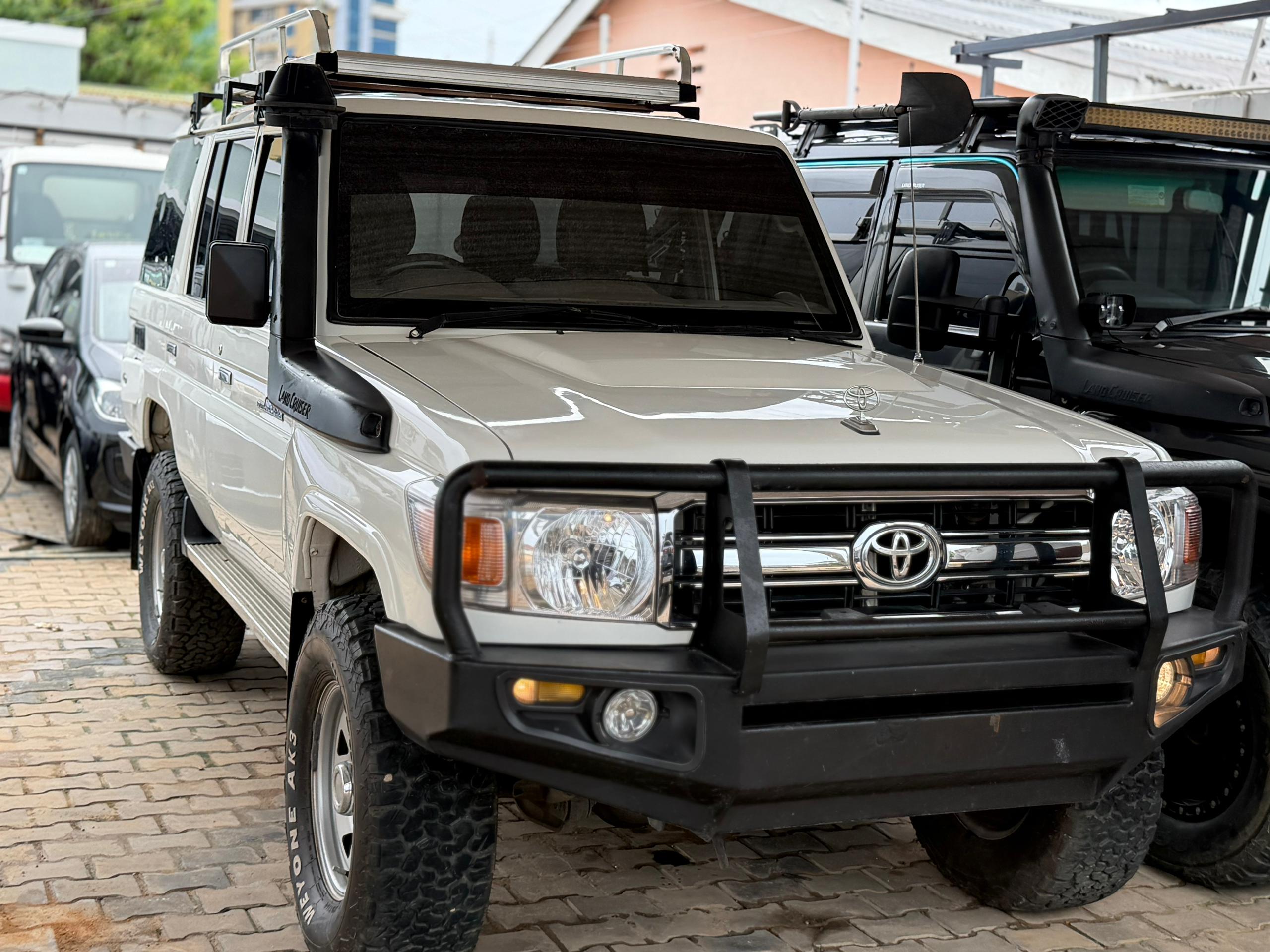 2011 TOYOTA LANDCRUISER LX 76 SERIES MANUAL - DIESEL