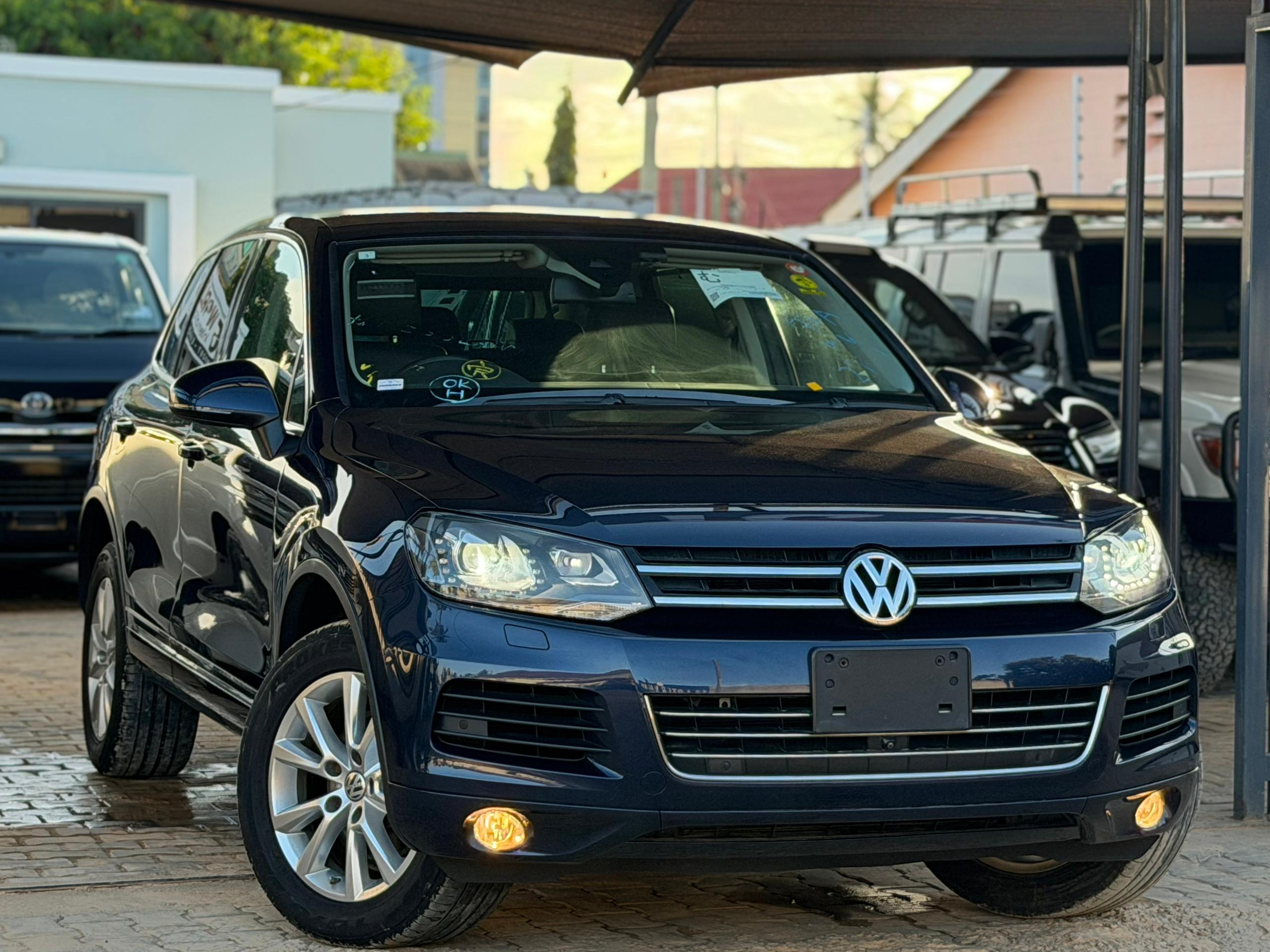 2011 VOLKSWAGEN TOUARAGE 3.0L BLUEMOTION PETROL