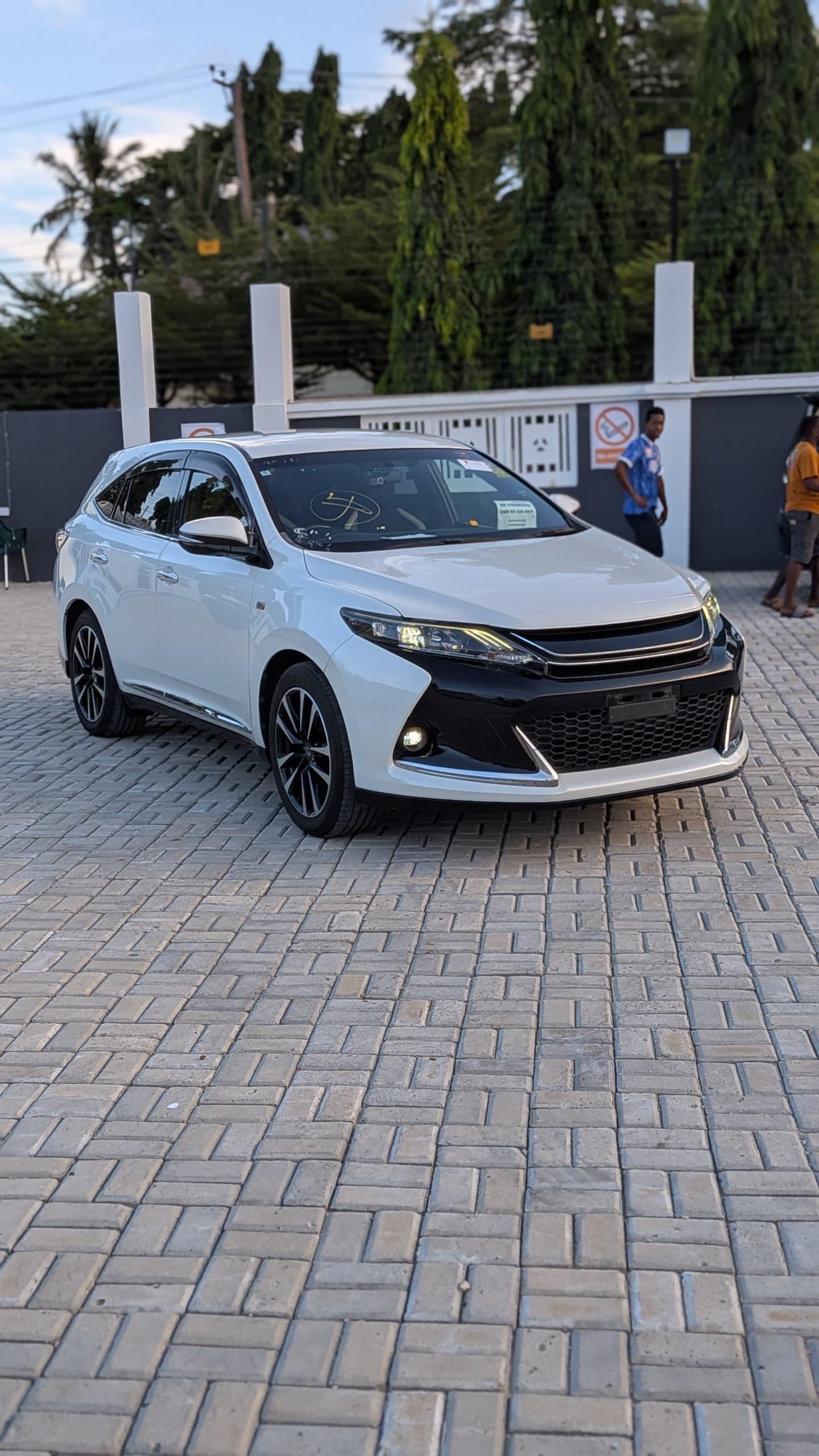 2016 TOYOTA HARRIER GS SPORTS 2.0L
