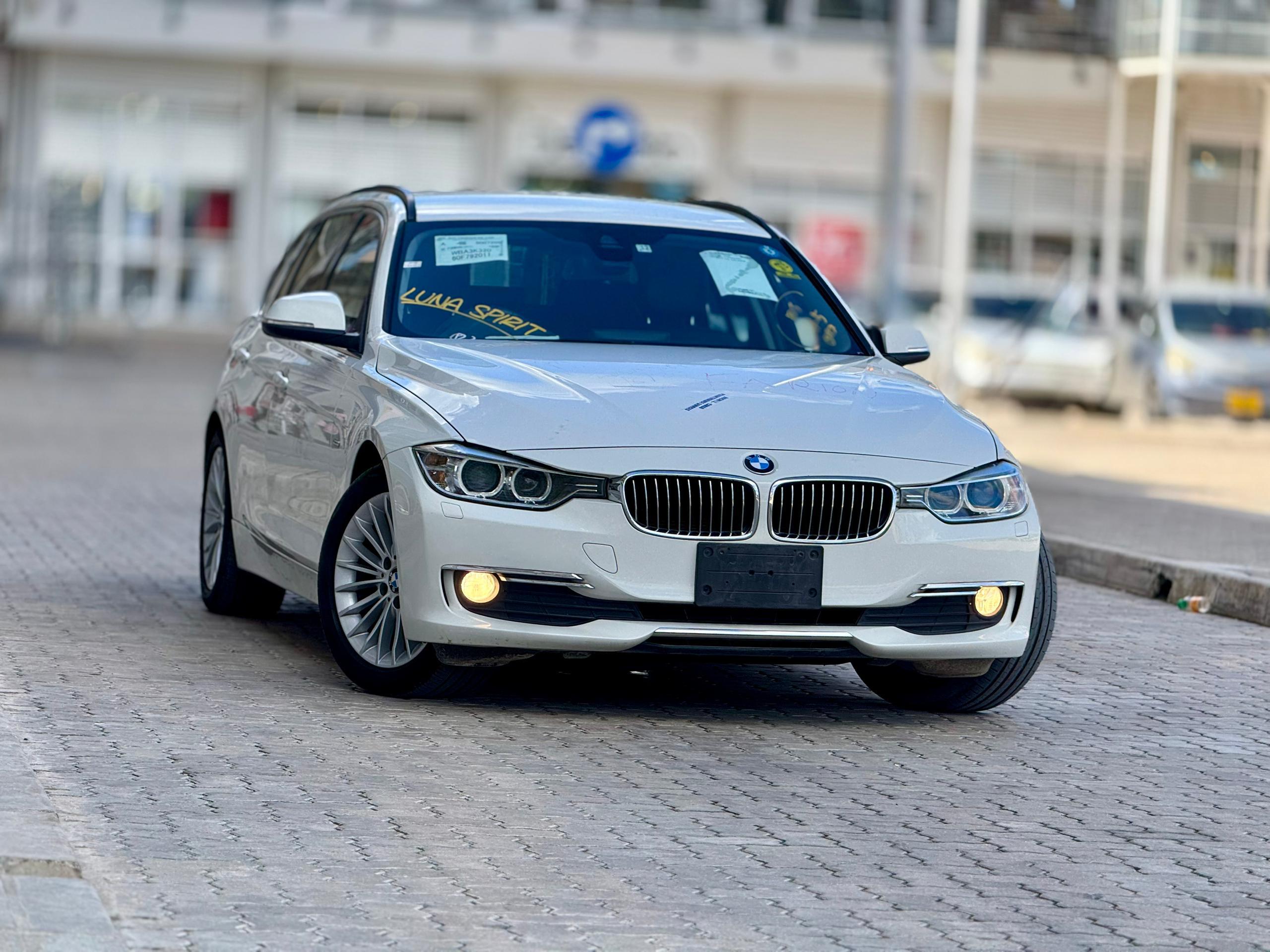 2014 BMW 320D LUXURY - ECONOMICS EFFICIENT DIESEL