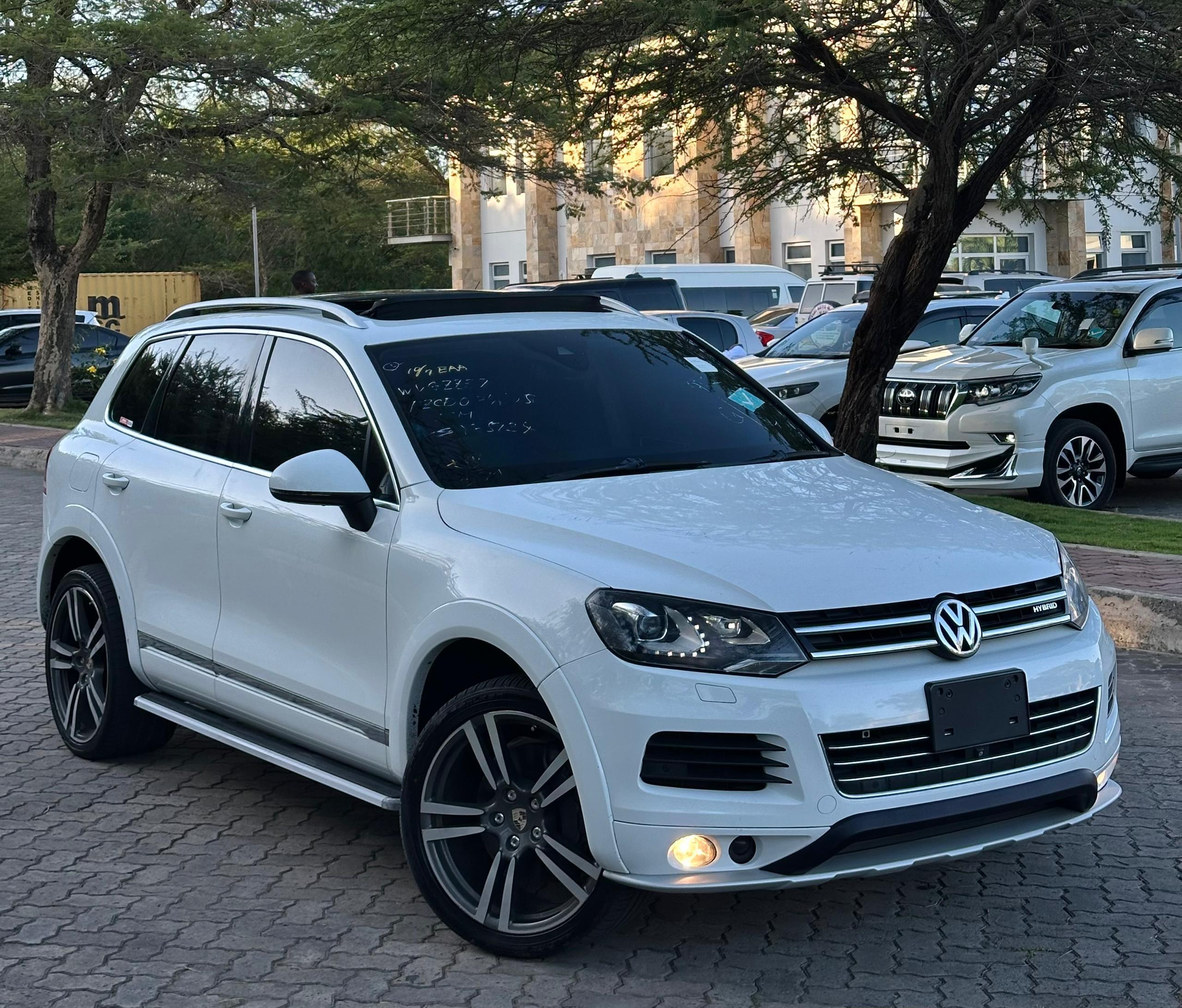 2014 VOLKSWAGEN TOURAGE 3.0L HYBRID 