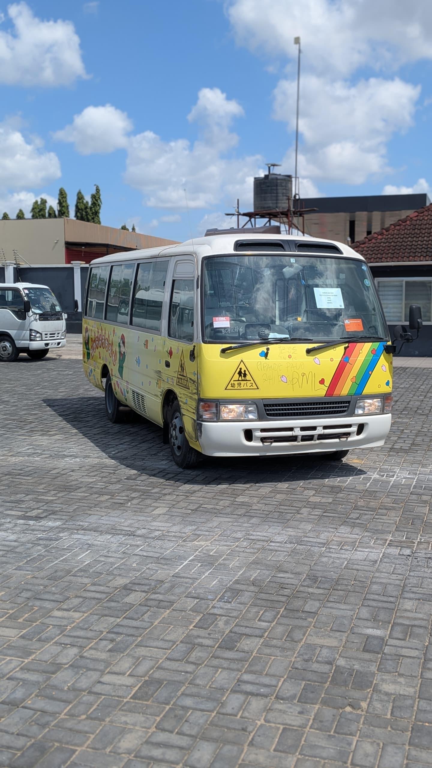 2005 TOYOTA COASTER XZB50 MANUAL – SCHOOL BUS