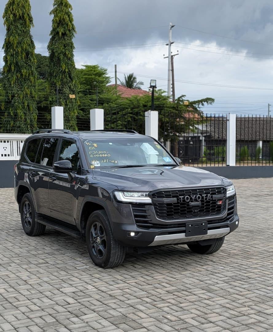 2024 TOYOTA LANDCRUISER GR SPORT 3.3L TWIN TURBO DIESEL