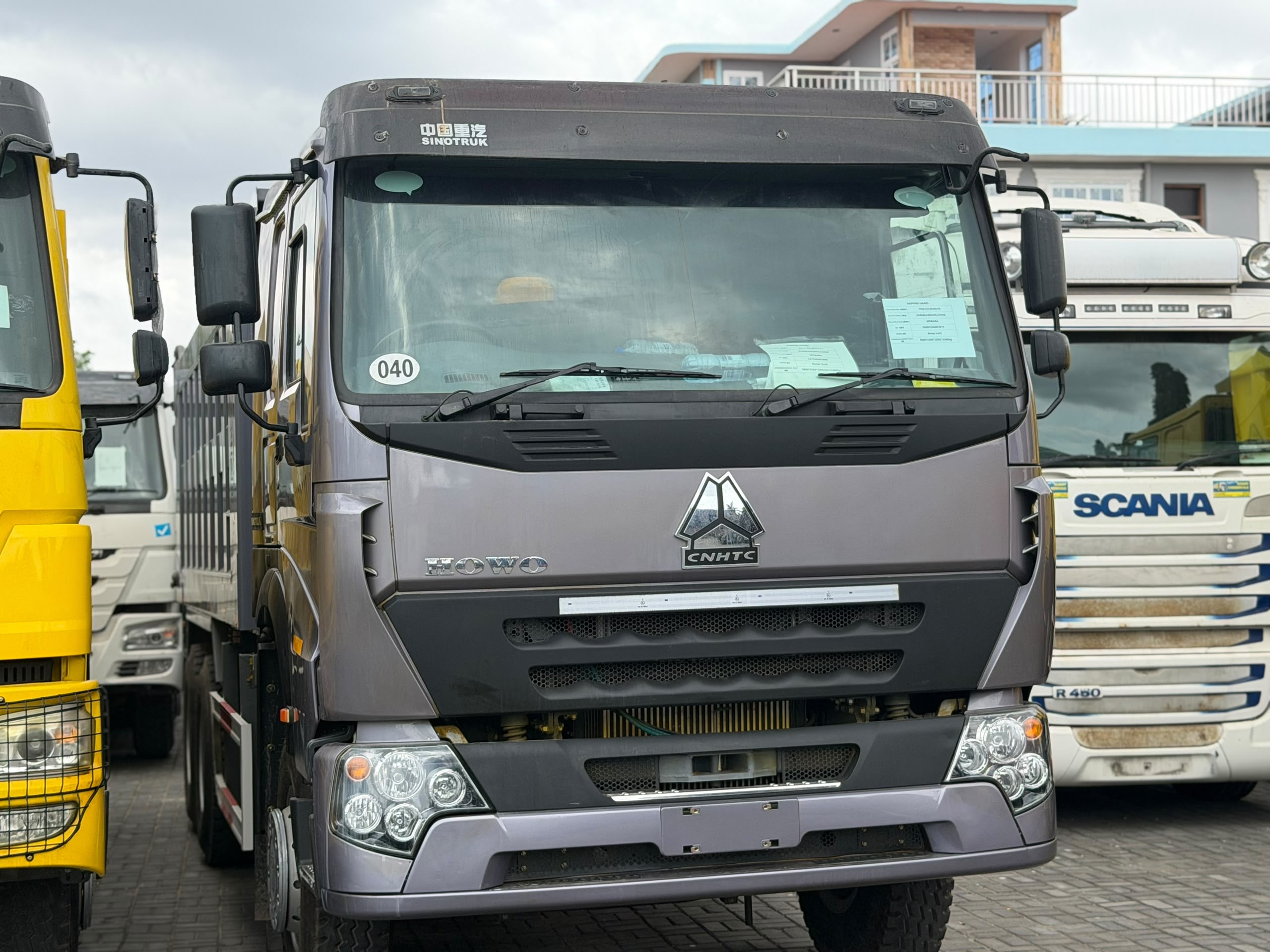 2025 HOWO SINOTRUCK 371HP 25 TON DUMPER