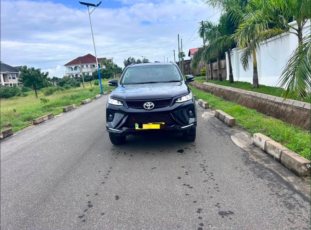 2018 TOYOTA FORTUNER 2.4L DIESEL (2024 FACELIFT CONVERSION)